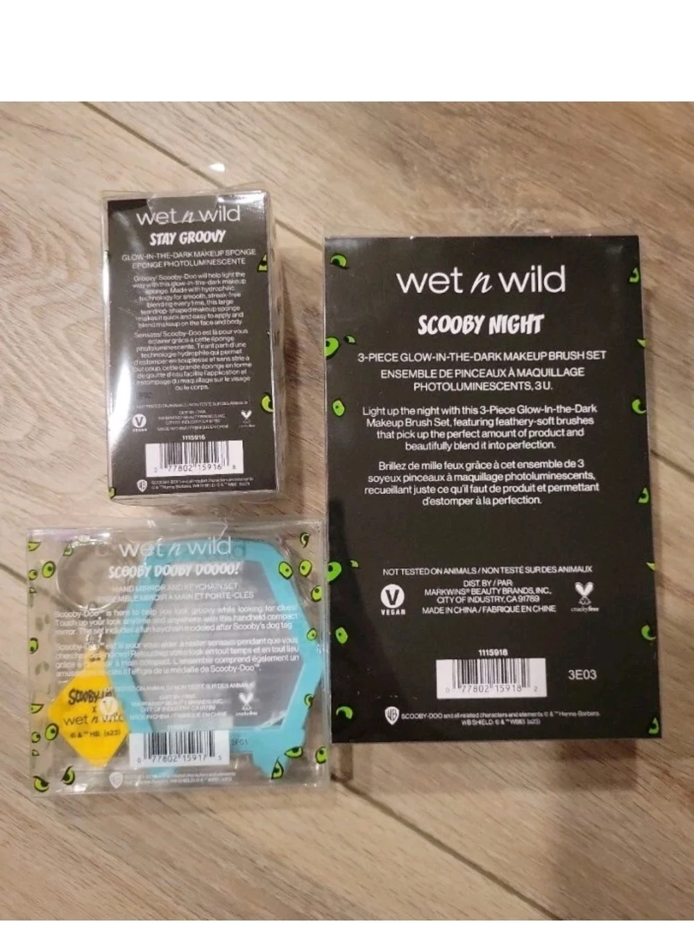 NWT wet n wild Scooby Doo makeup bag and tools
